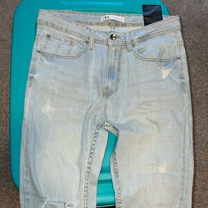 Men’s Zara light wash ripped skinny jeans